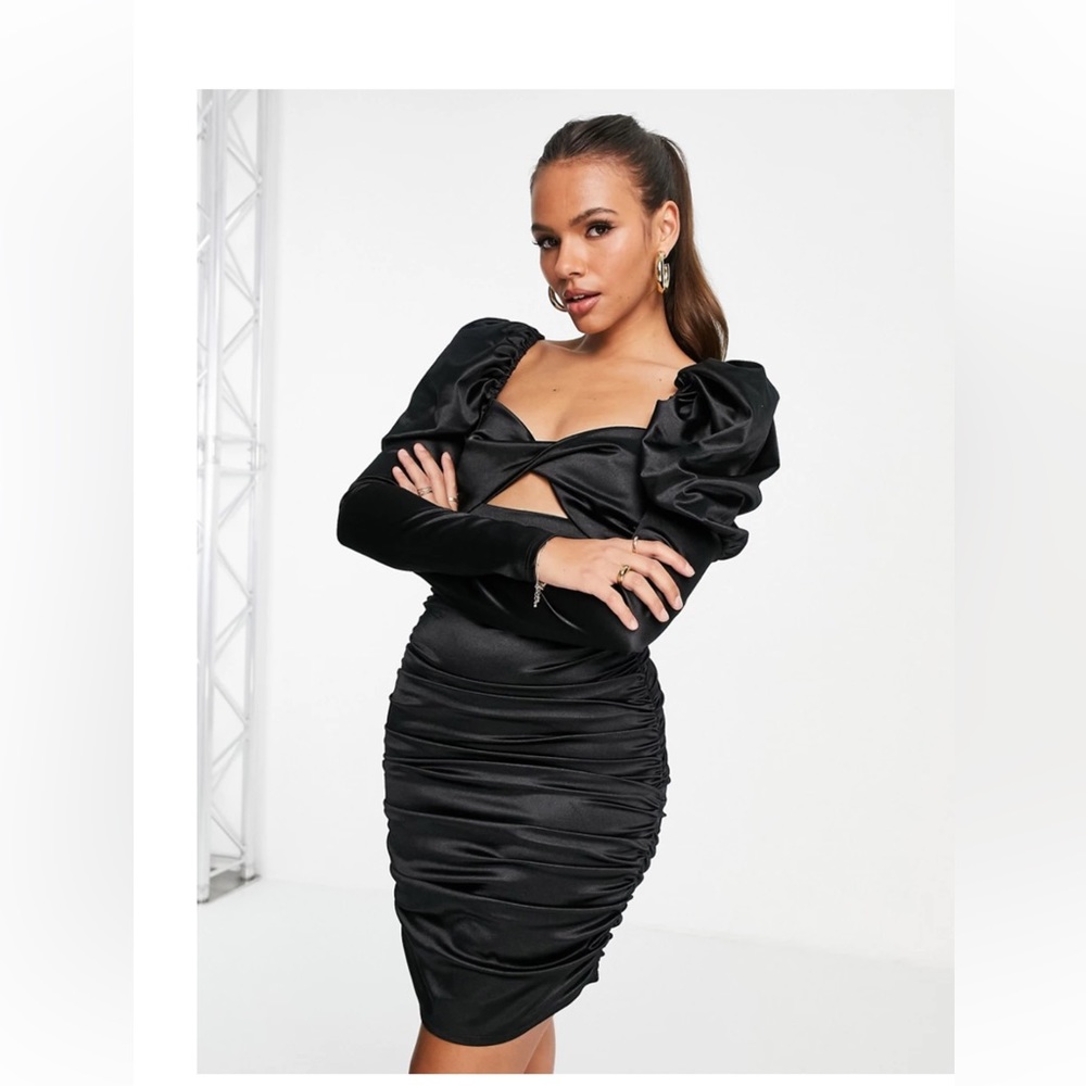 New with tags -Womens size 6 statement sleeve mini dress black long sleeve